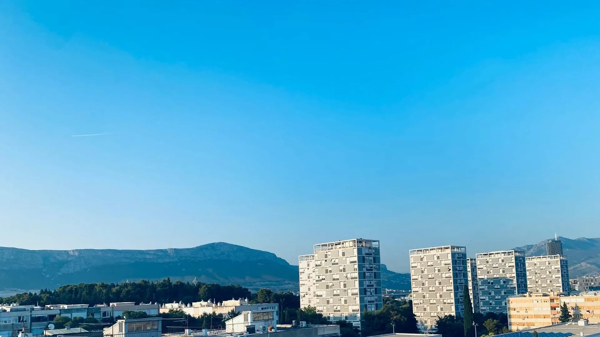 Luxury Split Apartment With View